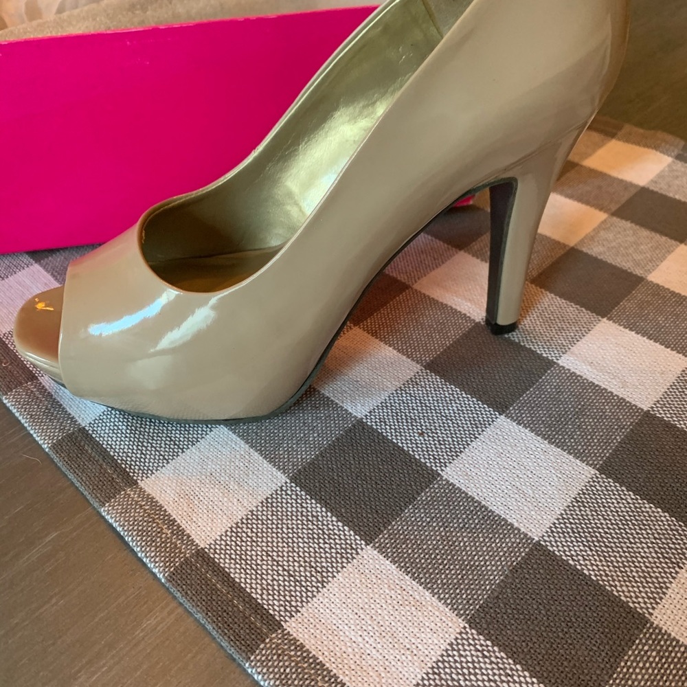 Peep toe pump - Picture 2 of 5